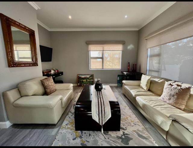 4 BEDROOM HOUSE FOR SALE IN BLUE VALLEY GOLF ESTATE